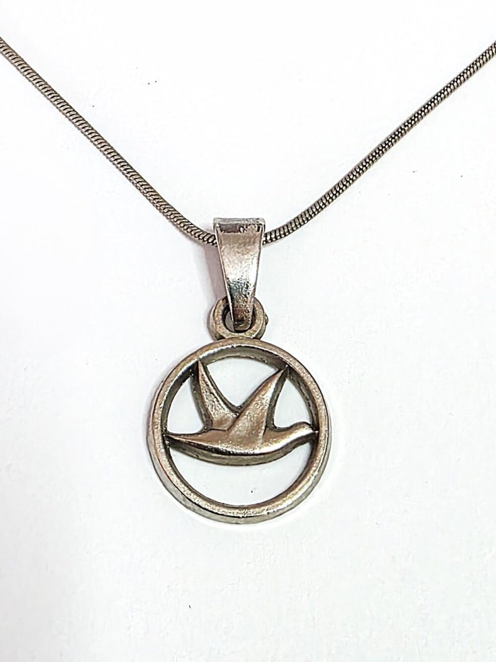 Pedigree peace dove pendant necklace
